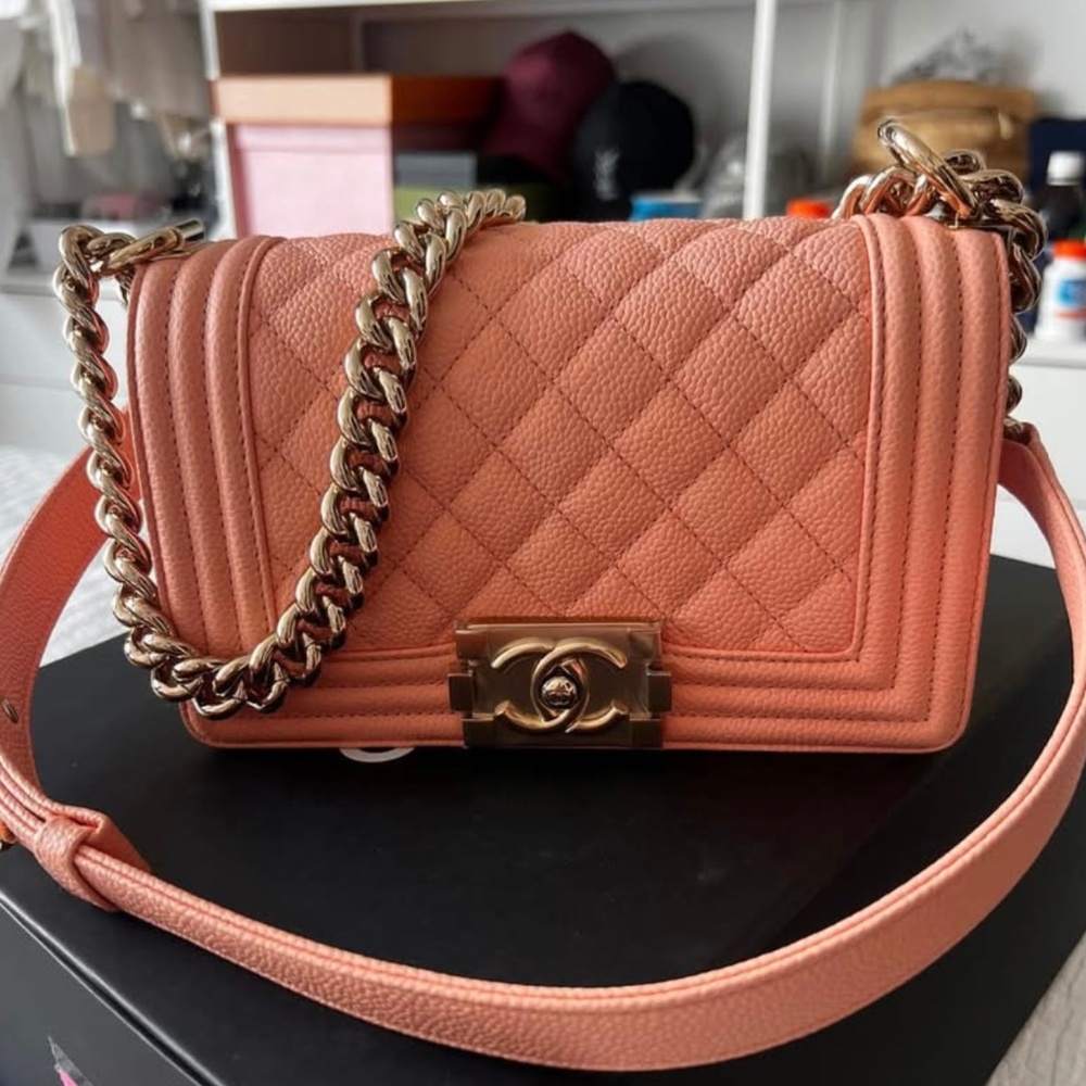 Chanel Boy 8